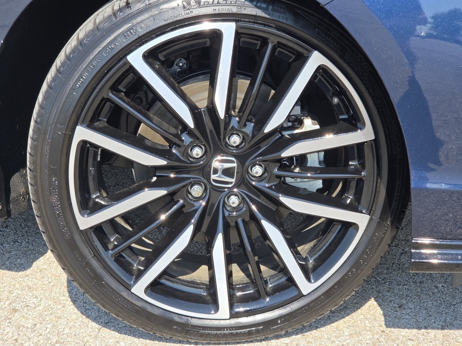 Used 2024 Honda Accord Touring image 11