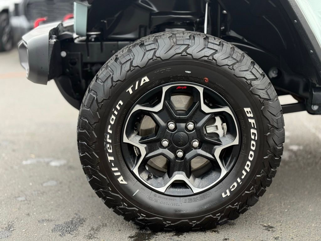 Used 2023 Jeep Wrangler Rubicon w/ Cold Weather Group image 9