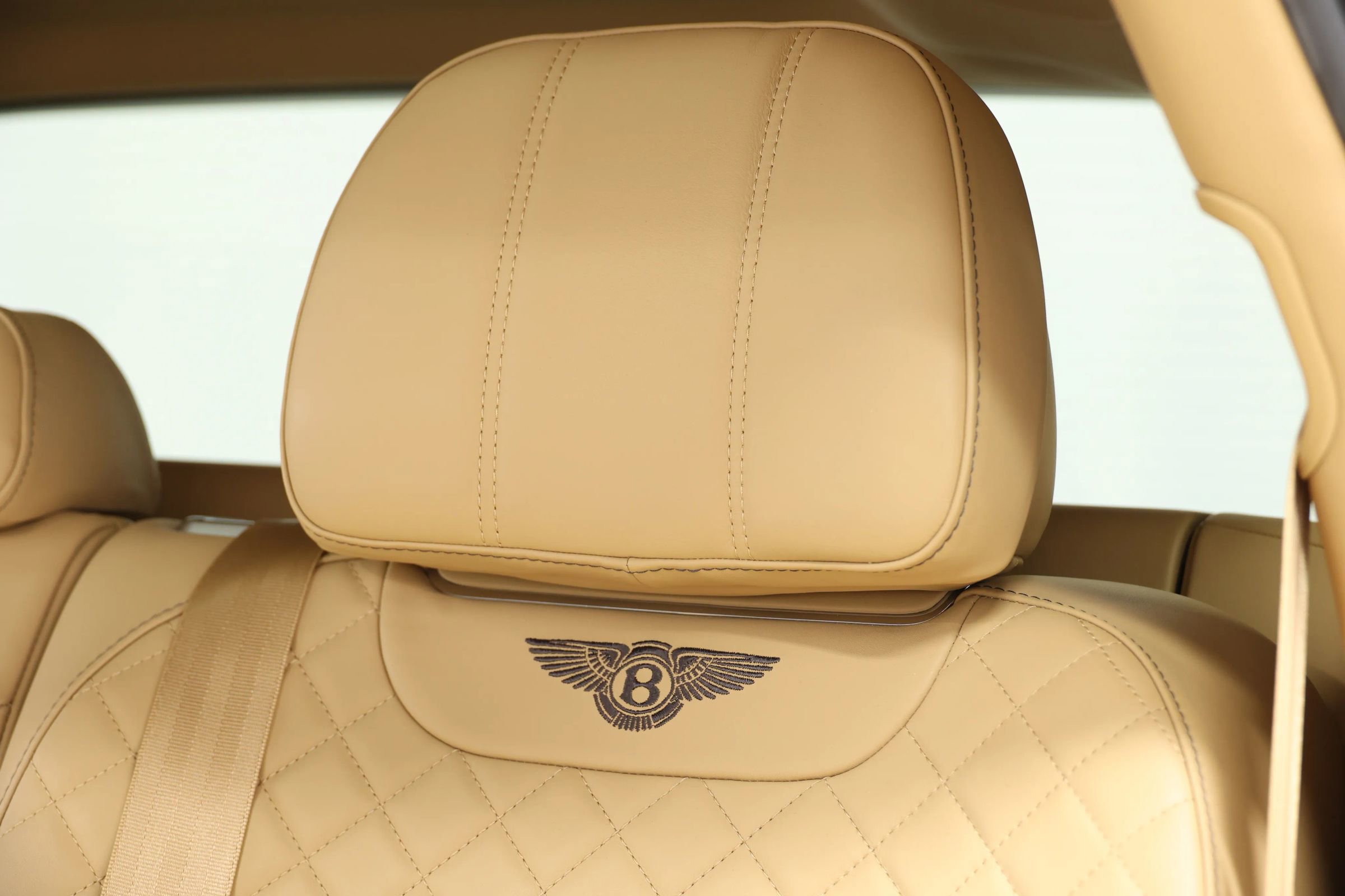 Used 2018 Bentley Bentayga AWD/4WD image 60