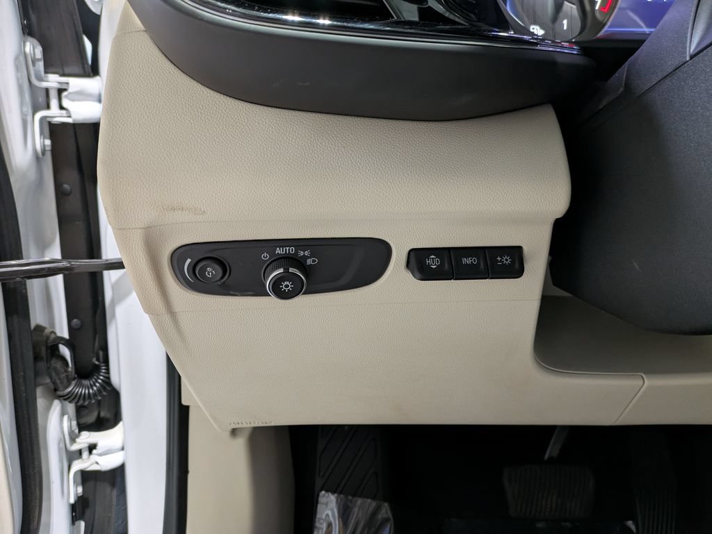 Used 2023 Buick Envision Avenir AWD/4WD image 20