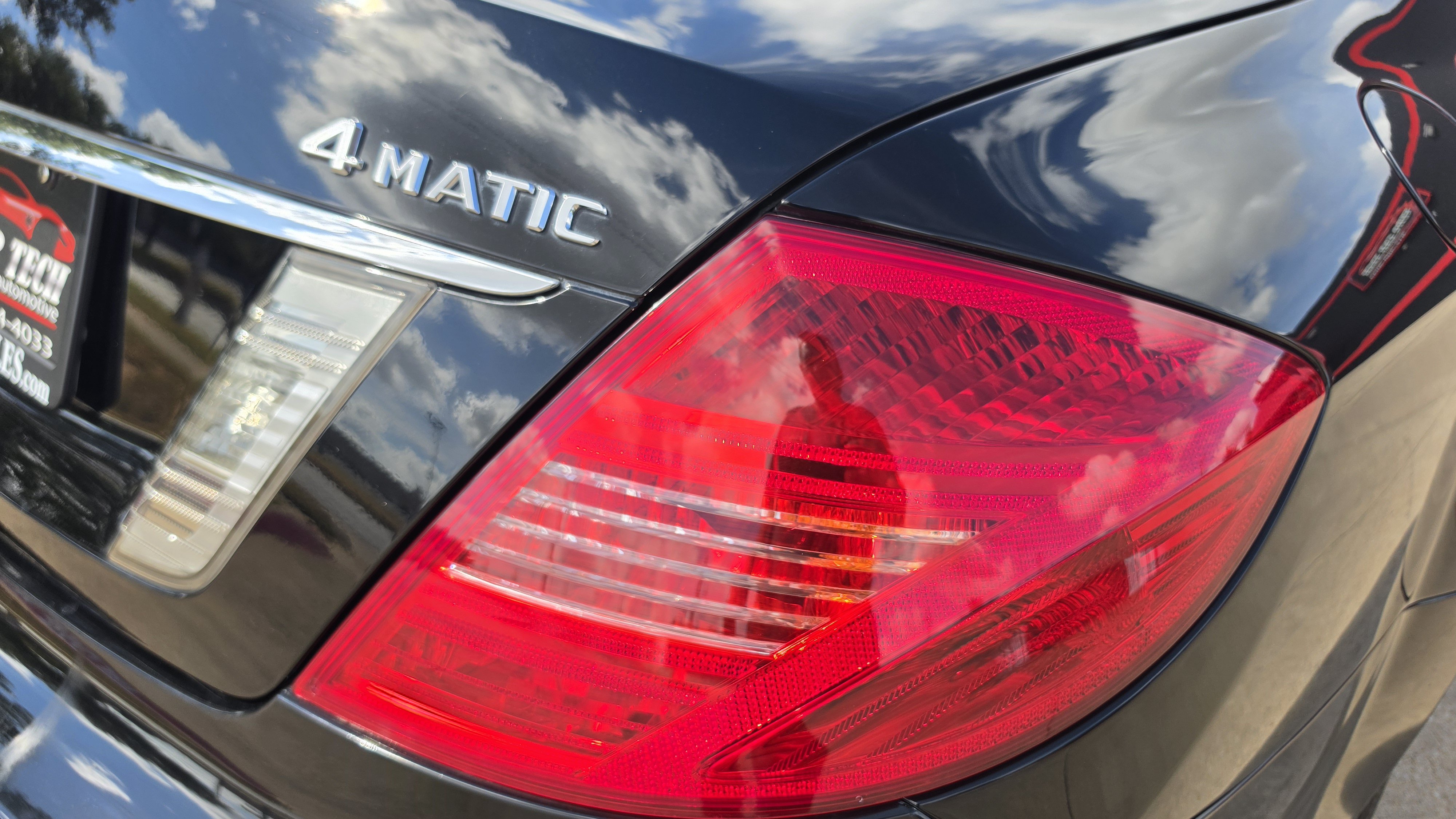 Used 2012 Mercedes-Benz CL 550 4MATIC w/ Sport Pkg image 9