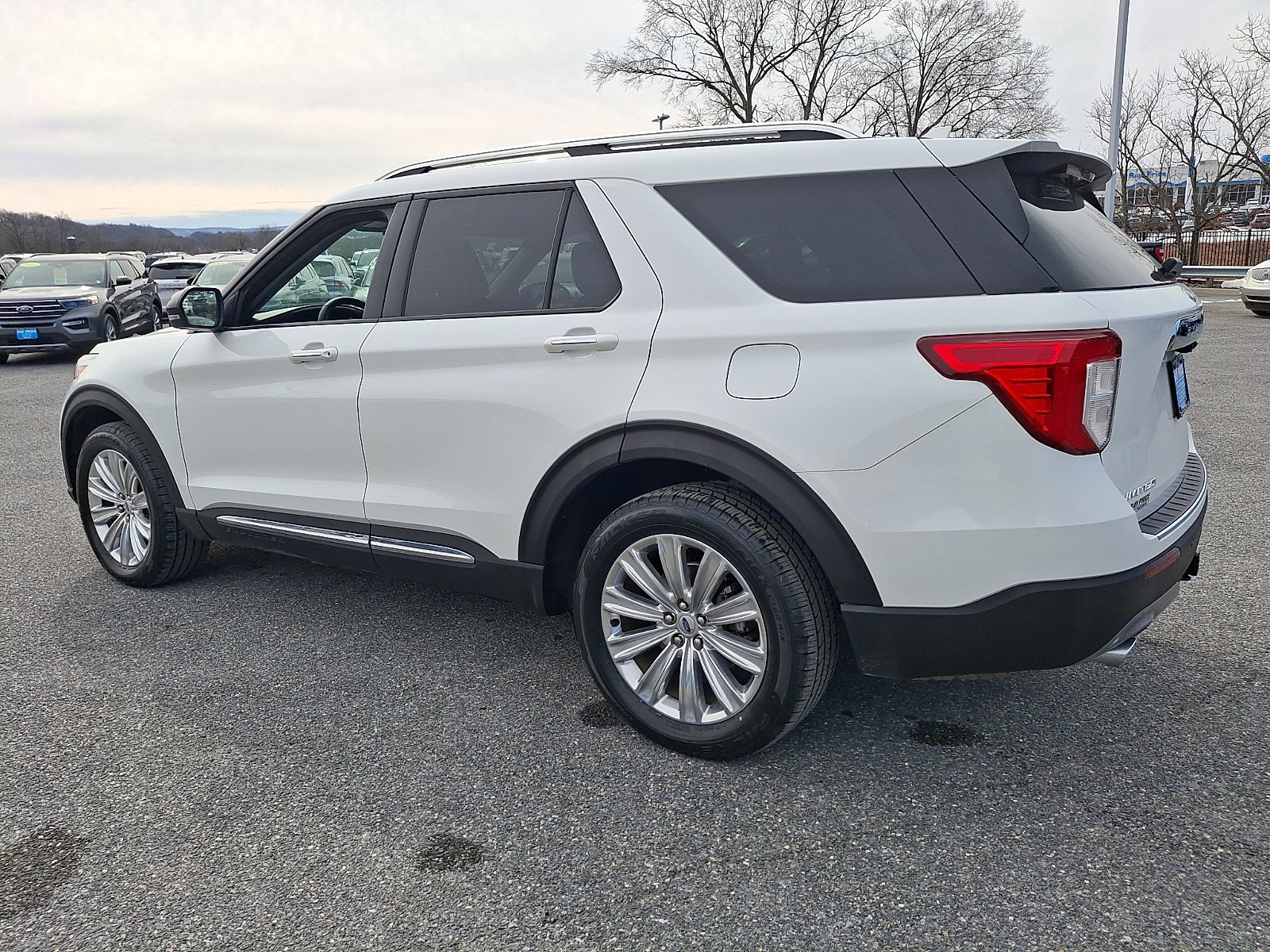 Certified 2022 Ford Explorer Limited w/ Limited Technology Package image 4