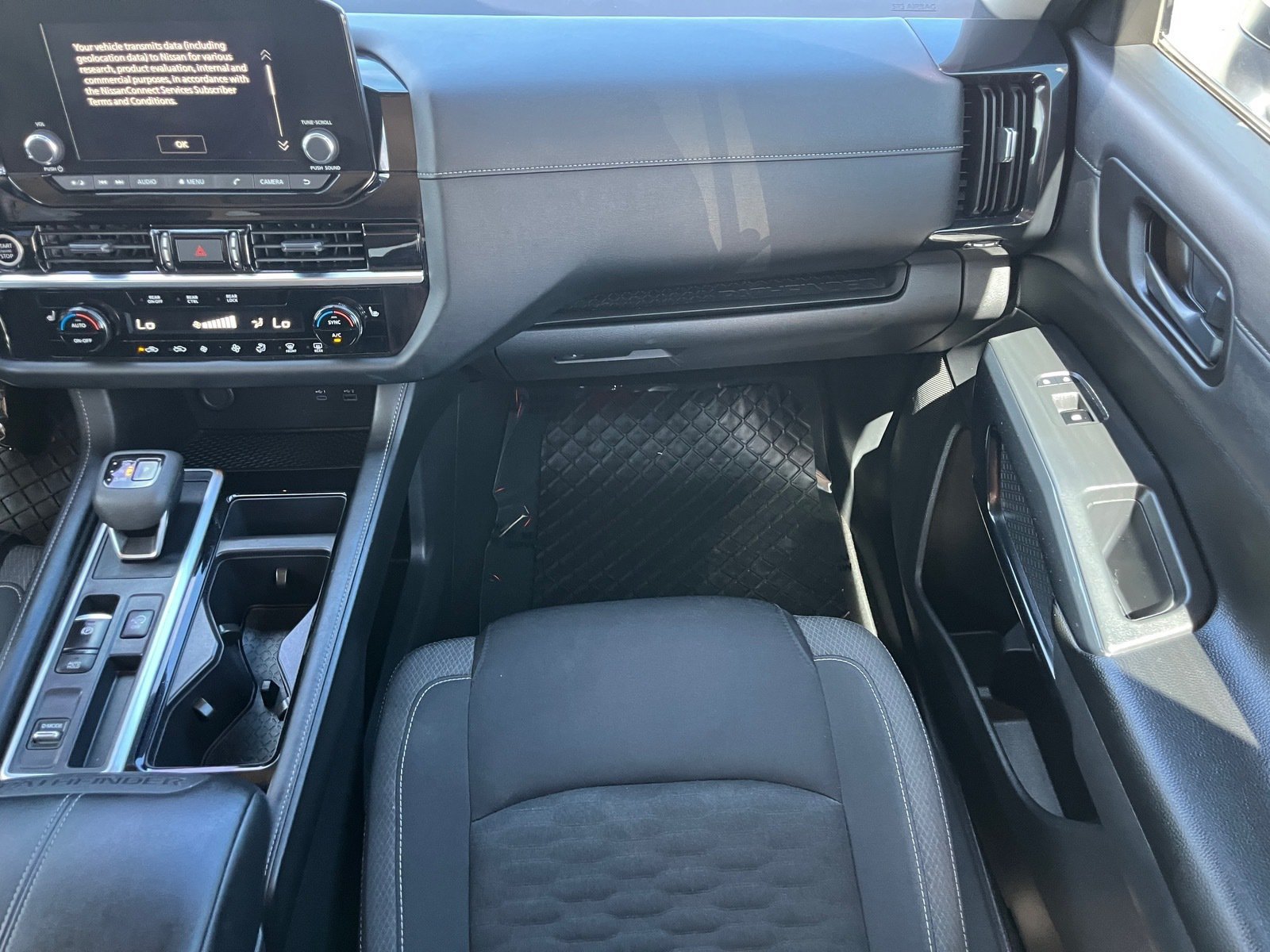 Used 2024 Nissan Pathfinder SV FWD image 15