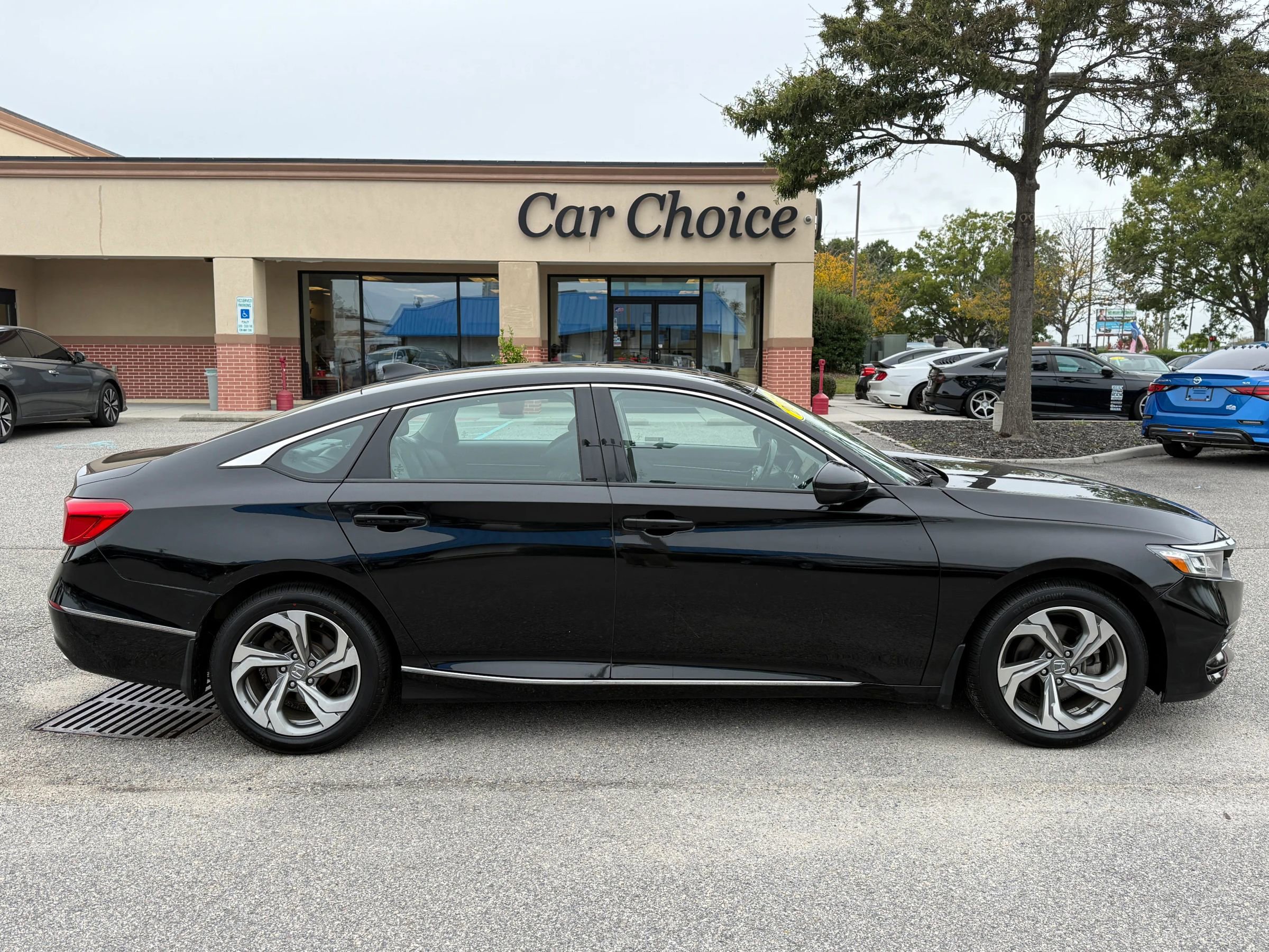 Used 2018 Honda Accord EX-L image 6