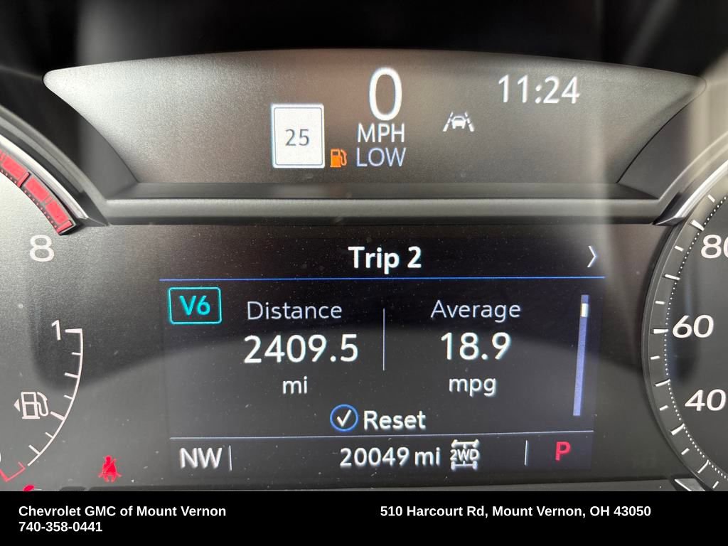 Used 2025 Cadillac XT6 Premium Luxury image 17