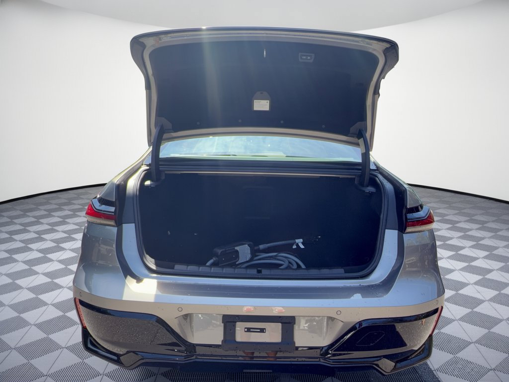 Certified 2023 BMW i7 xDrive60 AWD/4WD image 27