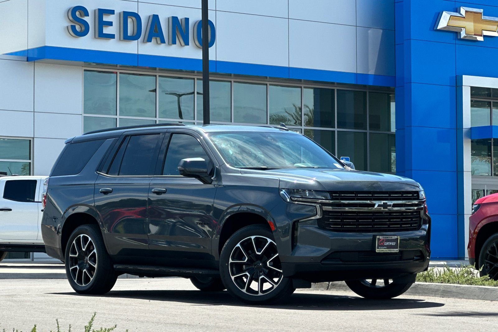 Used 2021 Chevrolet Tahoe RST w/ Luxury Package RWD image 2