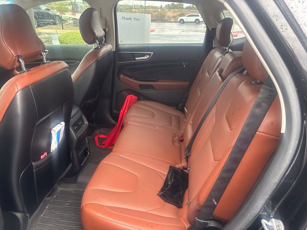 Used 2018 Ford Edge Titanium w/ Equipment Group 302A FWD image 5