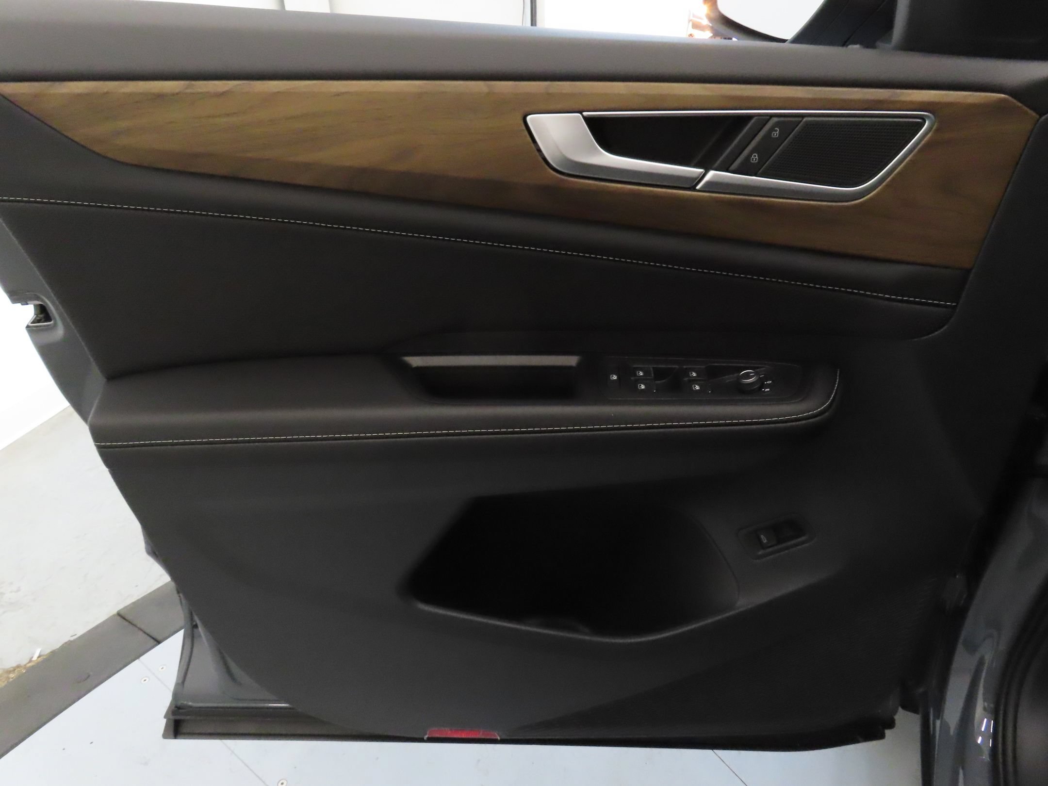Certified 2026 Volkswagen Atlas SE FWD image 10