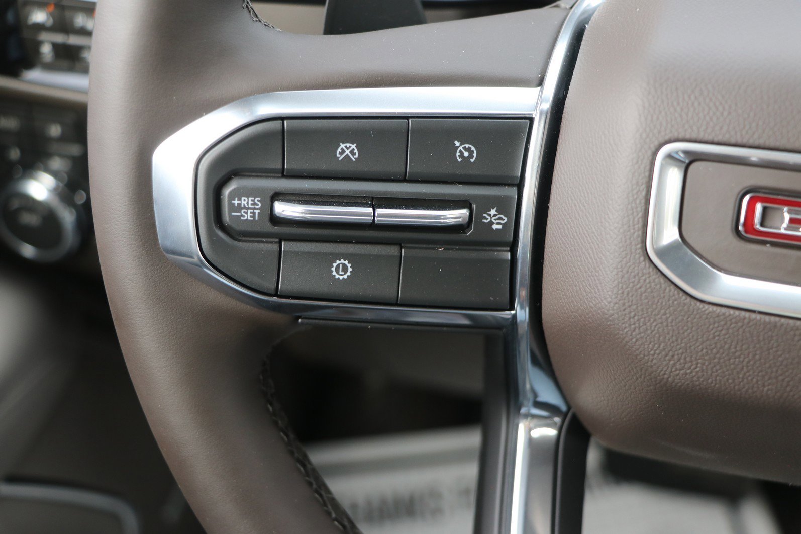 New 2026 GMC Yukon XL Elevation image 18