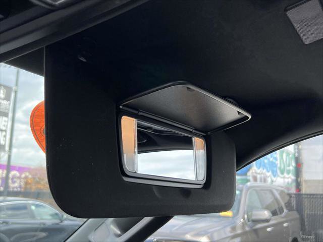 Used 2025 GMC Yukon XL Denali w/ Sun & Power Step Package image 32