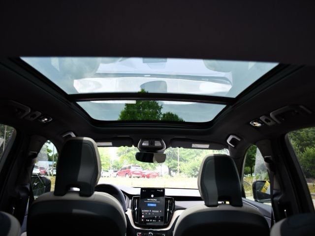 New 2026 Volvo XC60 T8 Ultra w/ Protection Package Premier AWD/4WD image 29