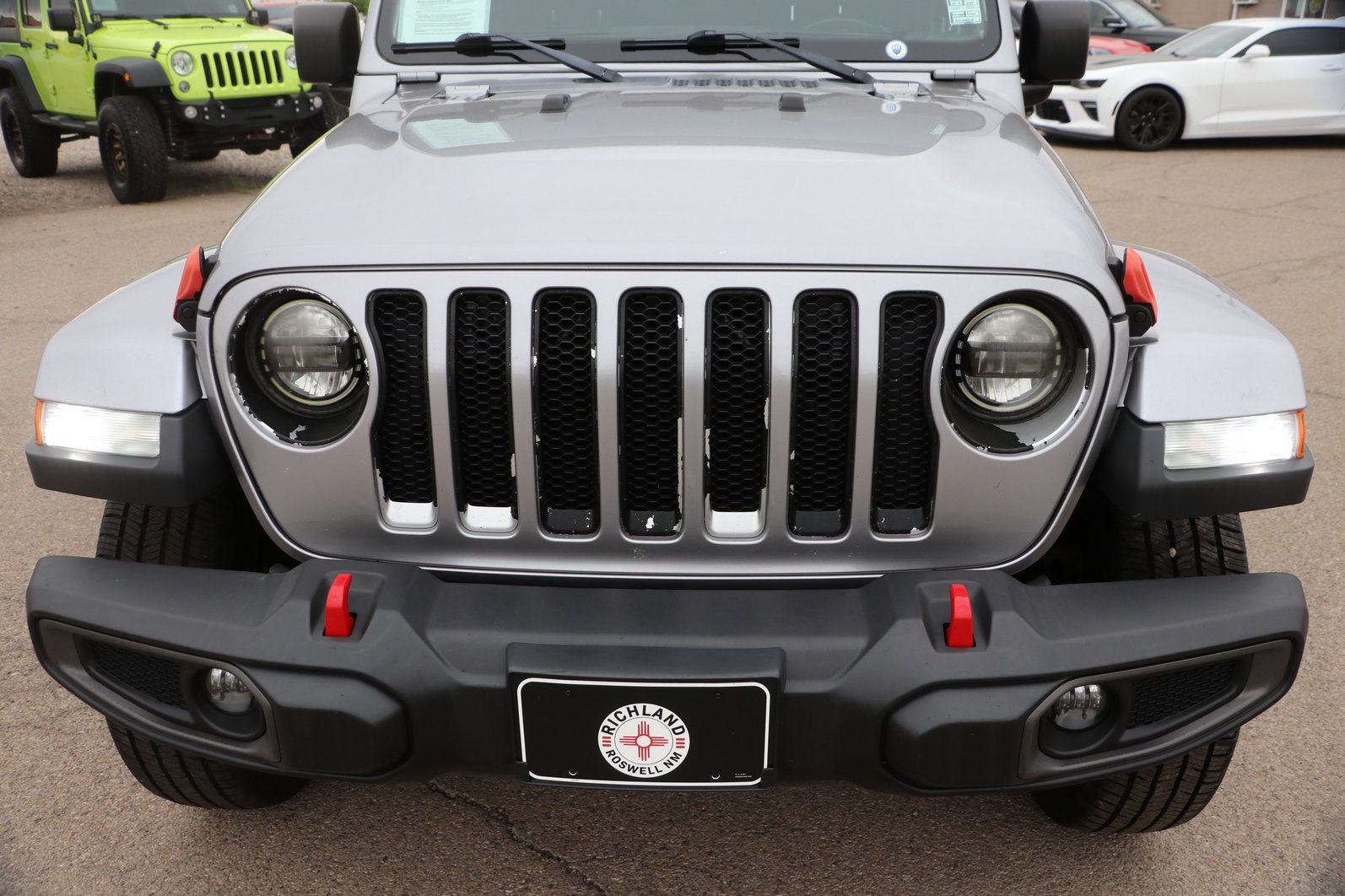 Used 2018 Jeep Wrangler Unlimited Sahara AWD/4WD image 2