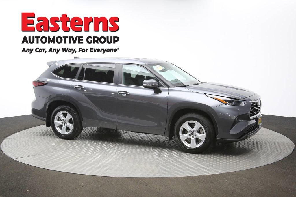 Used 2024 Toyota Highlander LE image 48