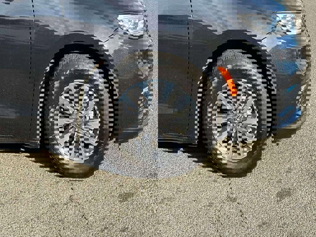 Used 2023 Chrysler Pacifica Touring-L image 7