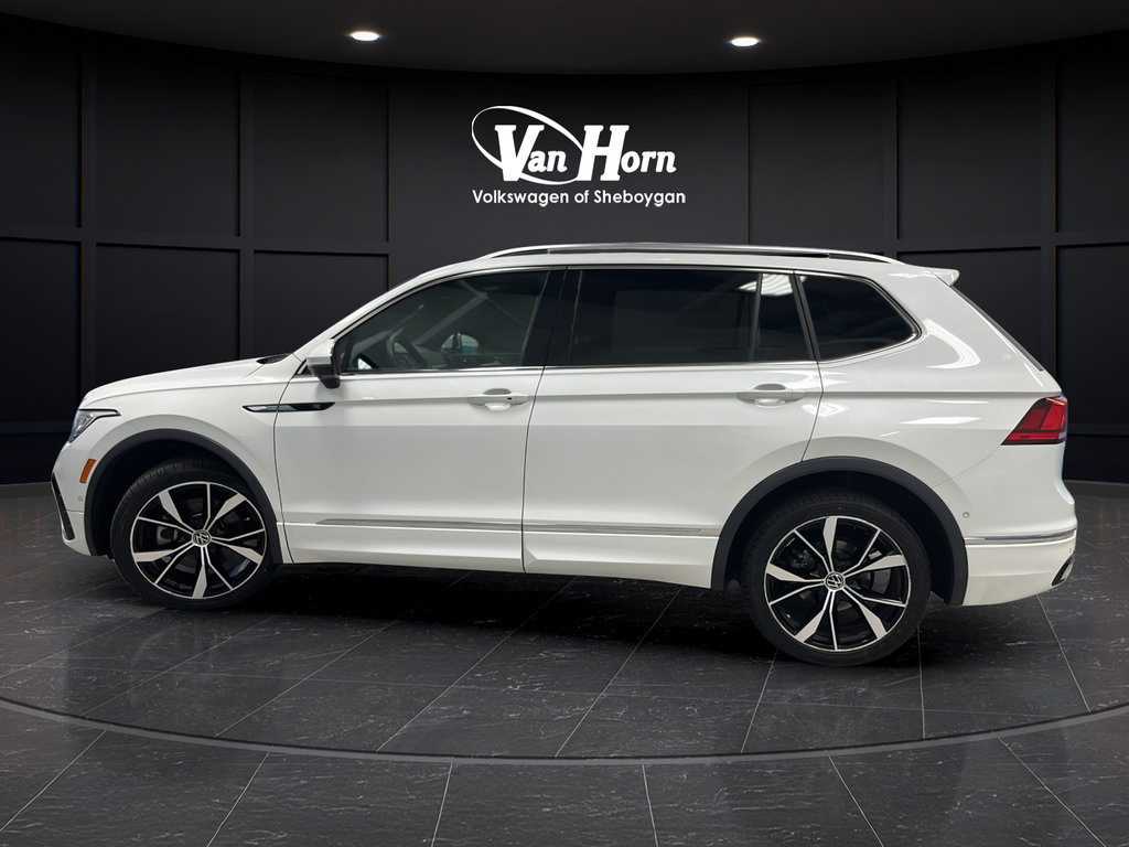 Used 2024 Volkswagen Tiguan SEL R-Line AWD/4WD image 4