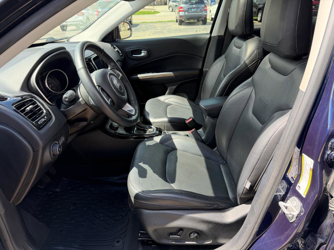 Used 2018 Jeep Compass Limited w/ Navigation Group AWD/4WD image 11