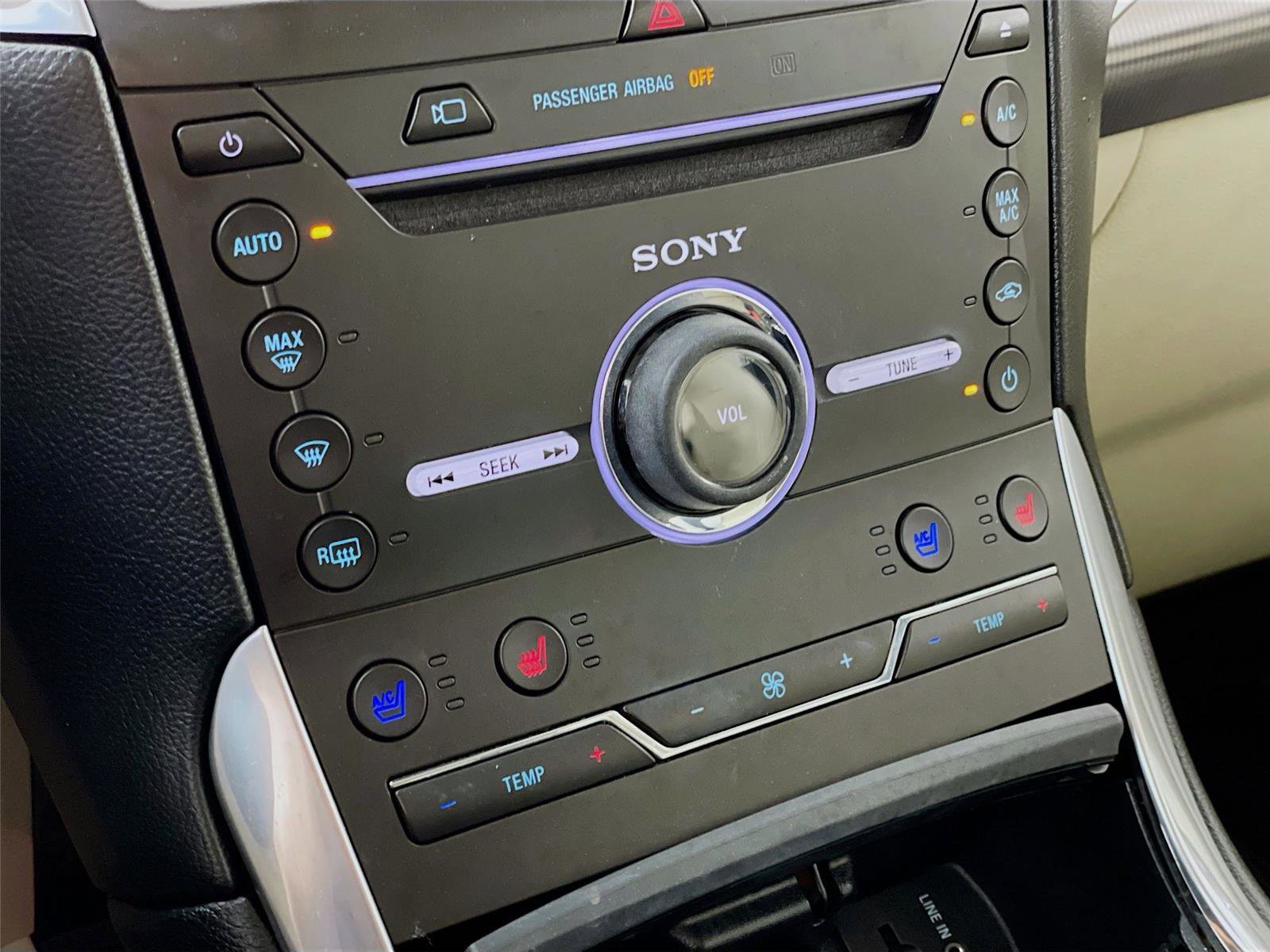 Used 2015 Ford Edge Titanium w/ Equipment Group 302A image 21