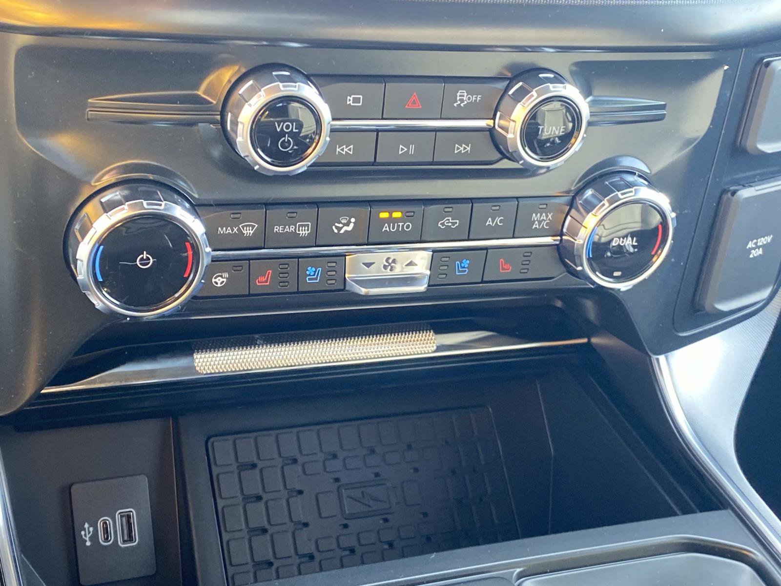 New 2025 Ford F150 Platinum w/ FX4 Off-Road Package image 18