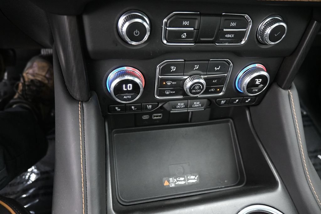 Used 2024 GMC Yukon AT4 w/ AT4 Premium Package AWD/4WD image 35