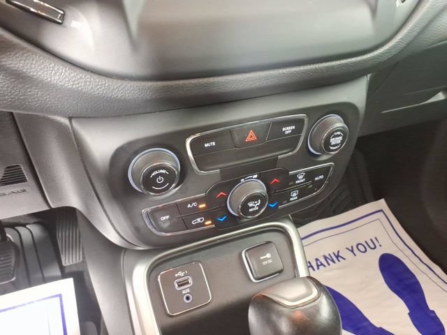 Used 2019 Jeep Compass Latitude FWD image 21