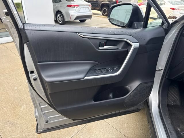 Used 2025 Toyota RAV4 XLE AWD/4WD image 13