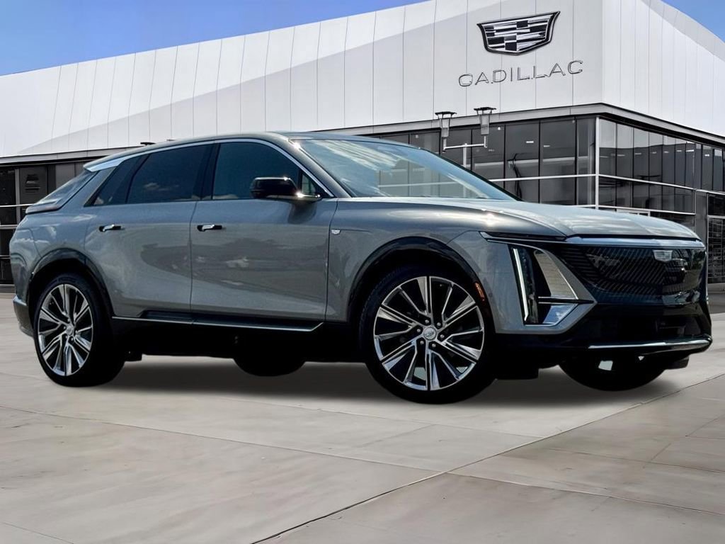 Certified 2025 Cadillac Lyriq Luxury w/ LPO, Floor Liner Package AWD/4WD image 2