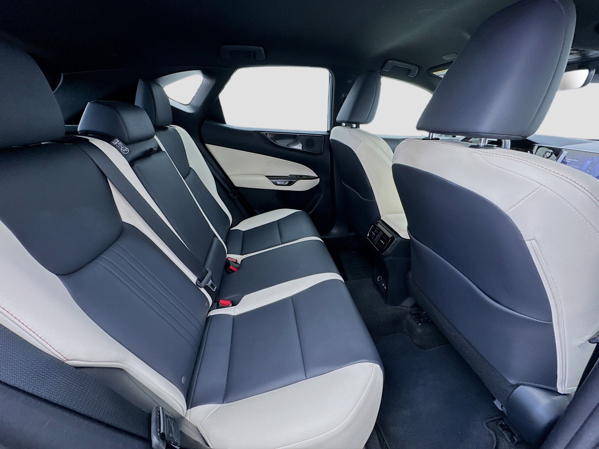 Used 2024 Lexus NX 250 FWD image 19