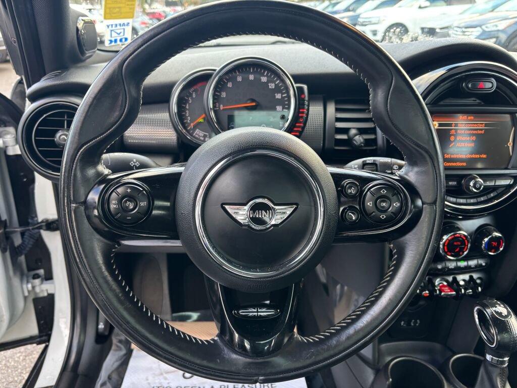 Used 2016 MINI Cooper 4-Door Hardtop image 17