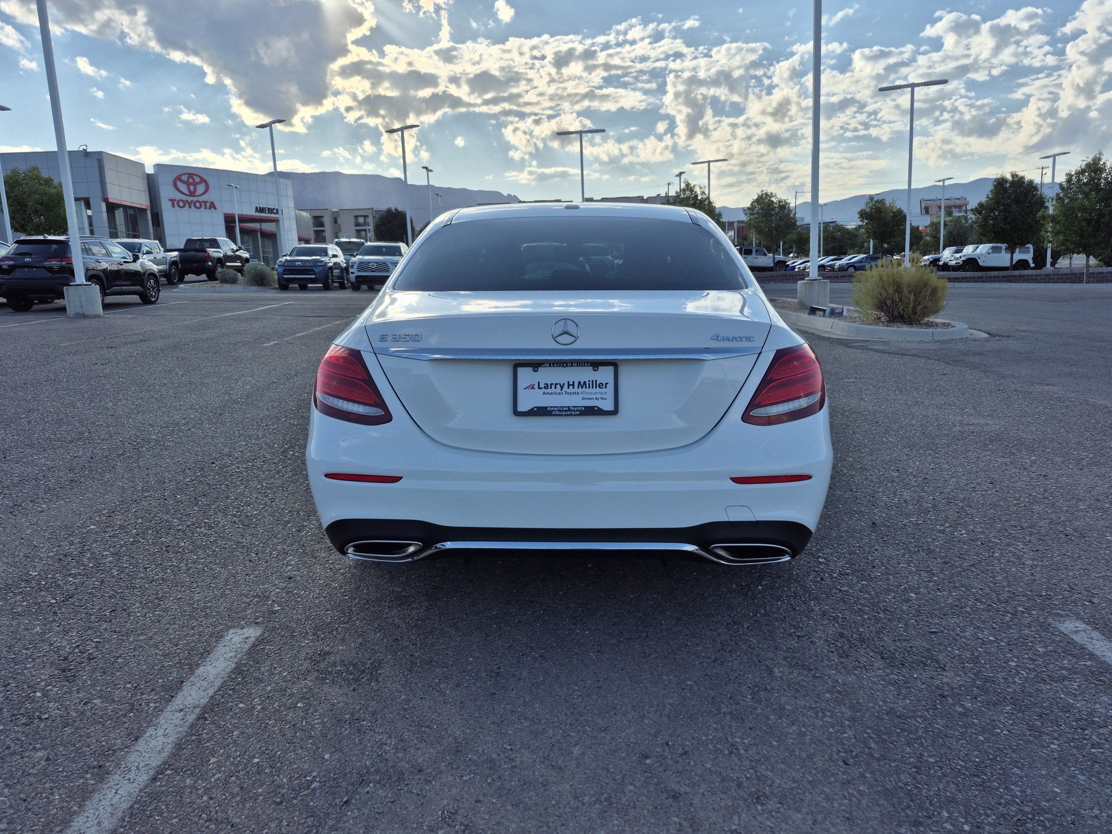 Used 2020 Mercedes-Benz E 350 4MATIC Sedan image 4