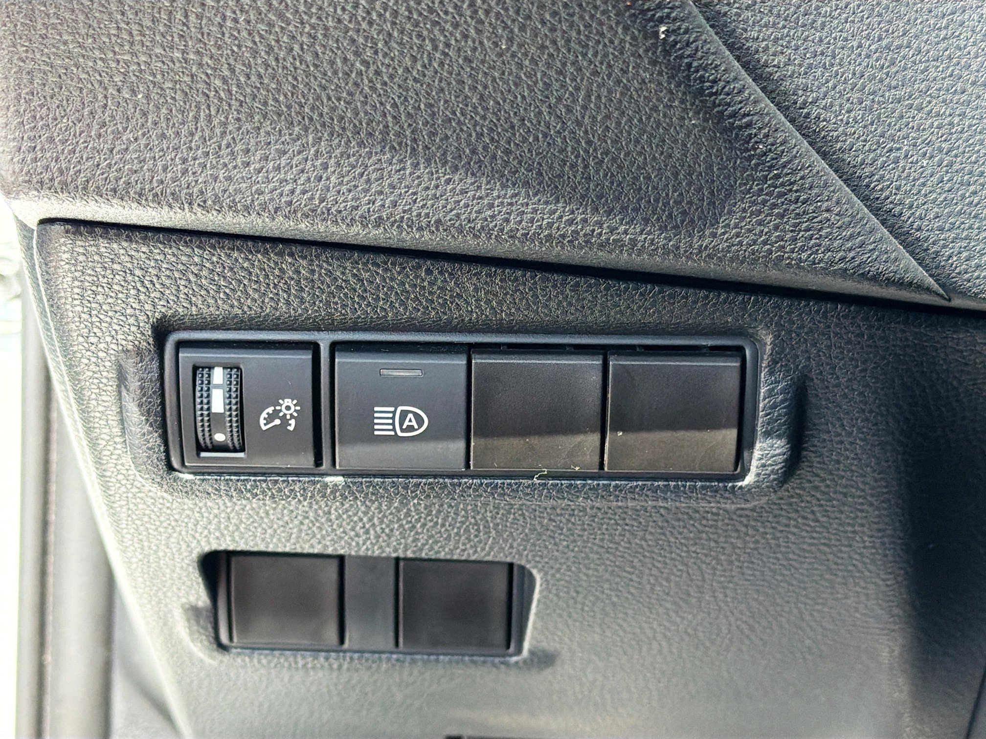 Used 2023 Toyota Corolla Cross LE image 29