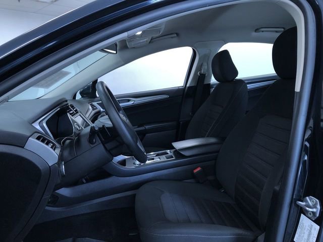 Used 2020 Ford Fusion SE image 18