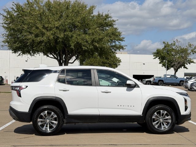 Used 2025 Chevrolet Equinox LT w/ Safety and Technology Package FWD image 3