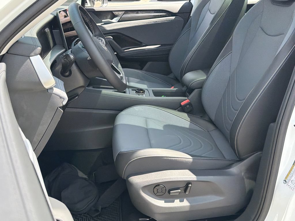 New 2026 Volkswagen Tiguan SE AWD/4WD image 17