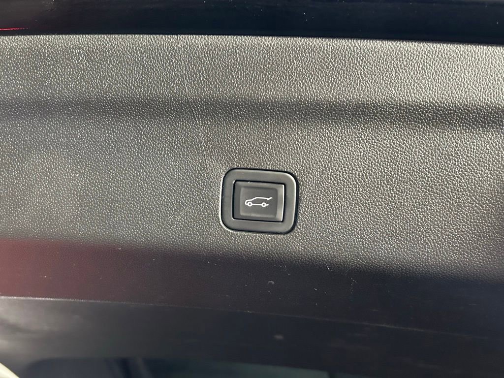 Used 2023 Chevrolet Tahoe LT image 33