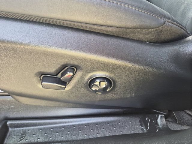 Used 2025 Chrysler Pacifica Select FWD image 14