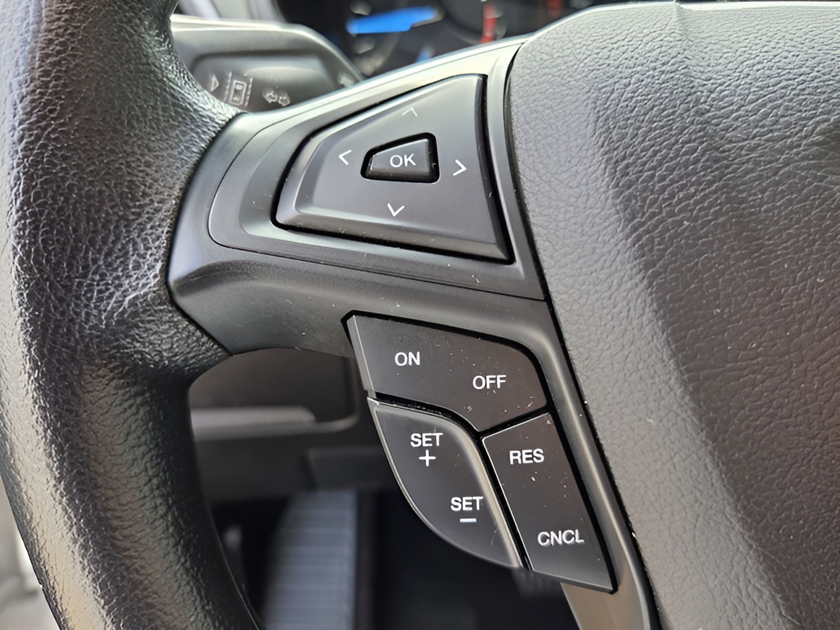 Used 2020 Ford Edge SE FWD image 24