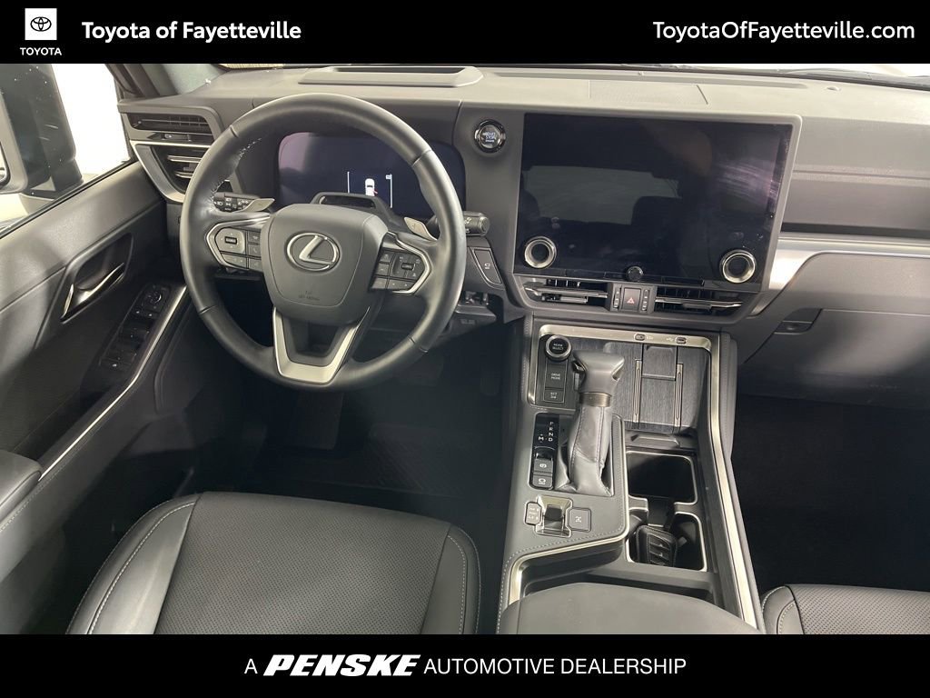 Used 2025 Lexus GX 550 w/ Accessory Package (2T) image 5