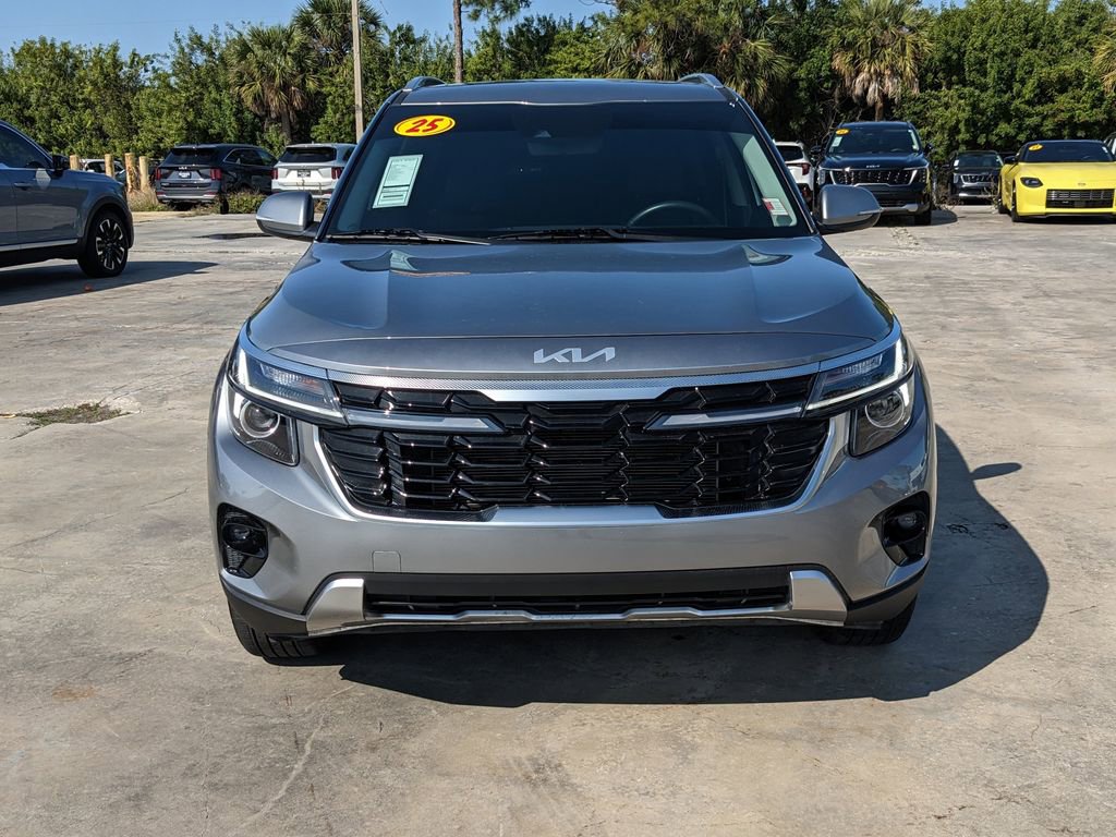 Certified 2025 Kia Seltos EX w/ EX Sunroof Package image 2