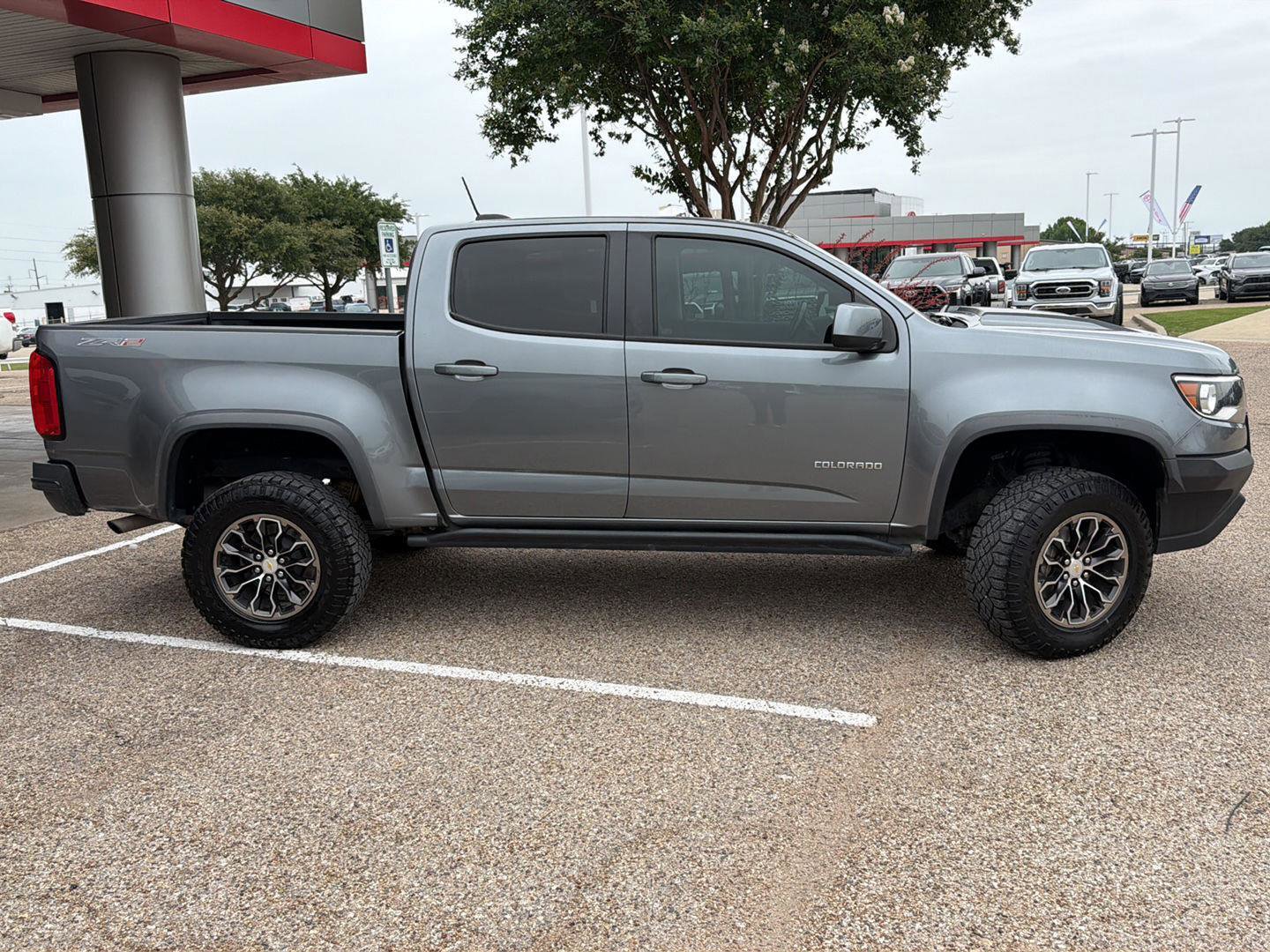 Used 2020 Chevrolet Colorado ZR2 w/ LPO, Premium Interior Package AWD/4WD image 2