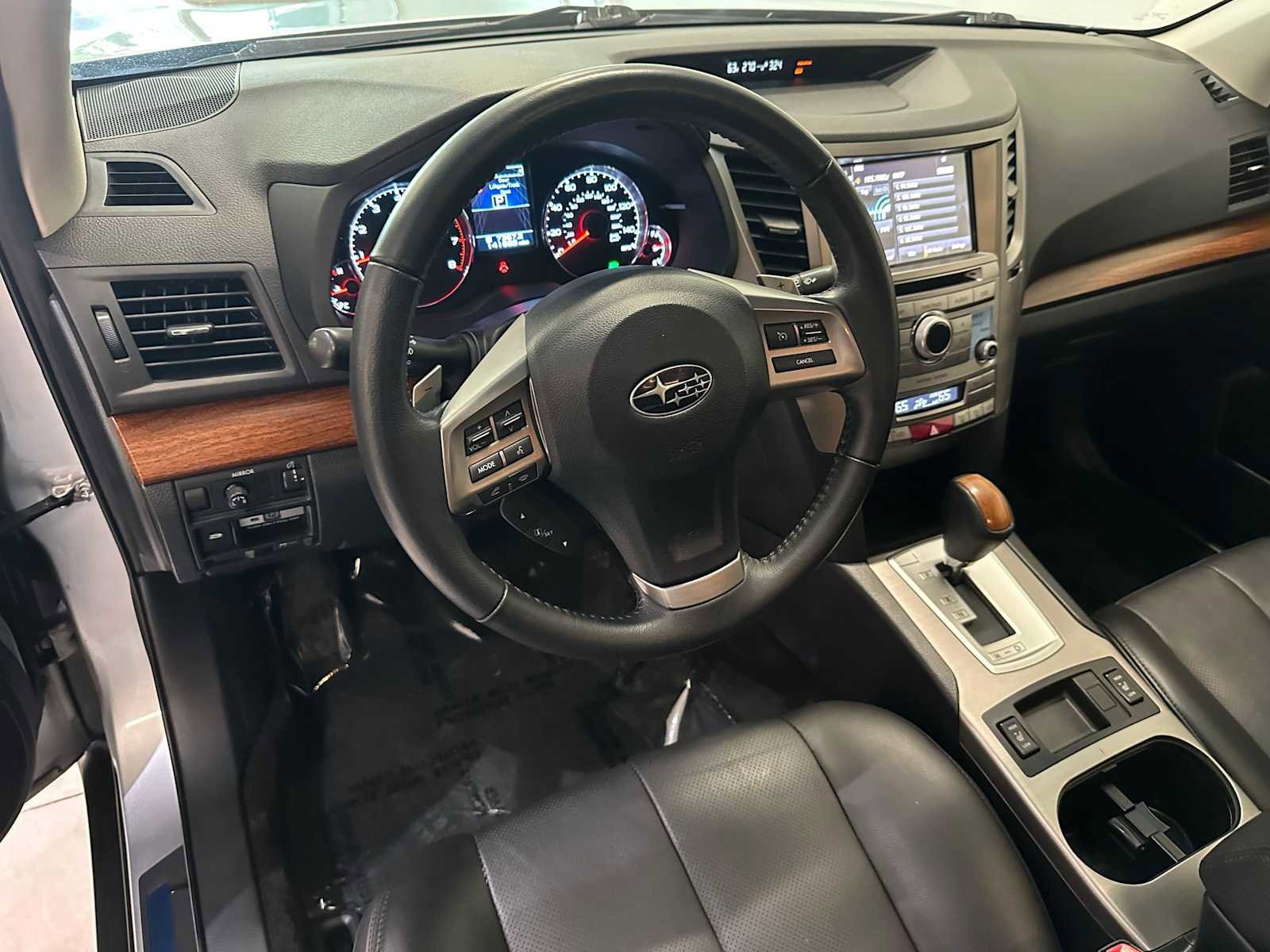 Used 2014 Subaru Outback 2.5i Limited AWD/4WD image 2