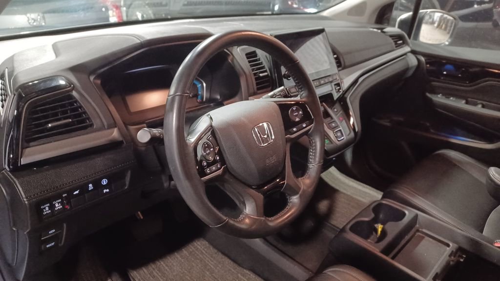 Used 2023 Honda Odyssey Touring image 4