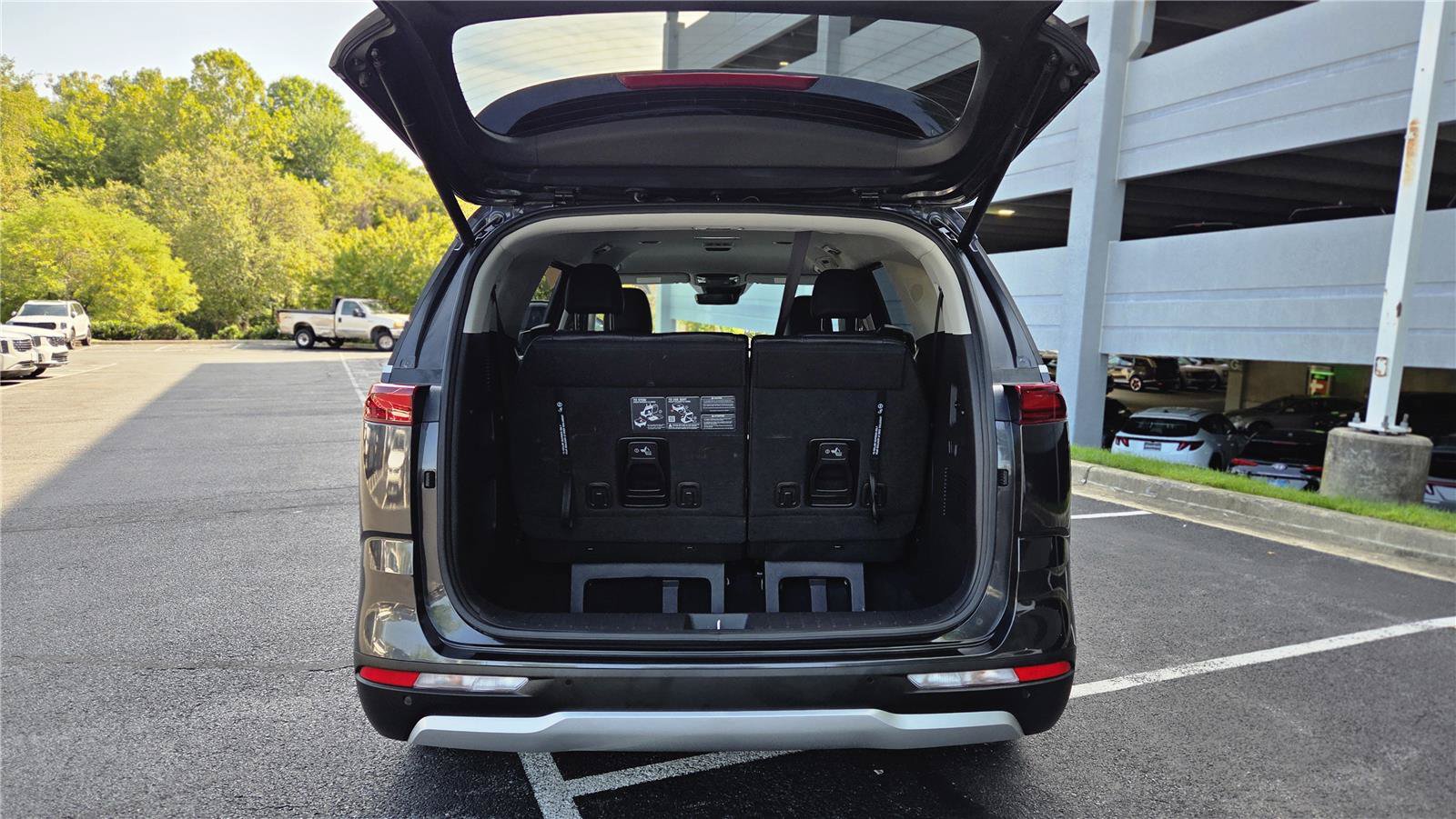 Certified 2024 Kia Carnival EX FWD image 5