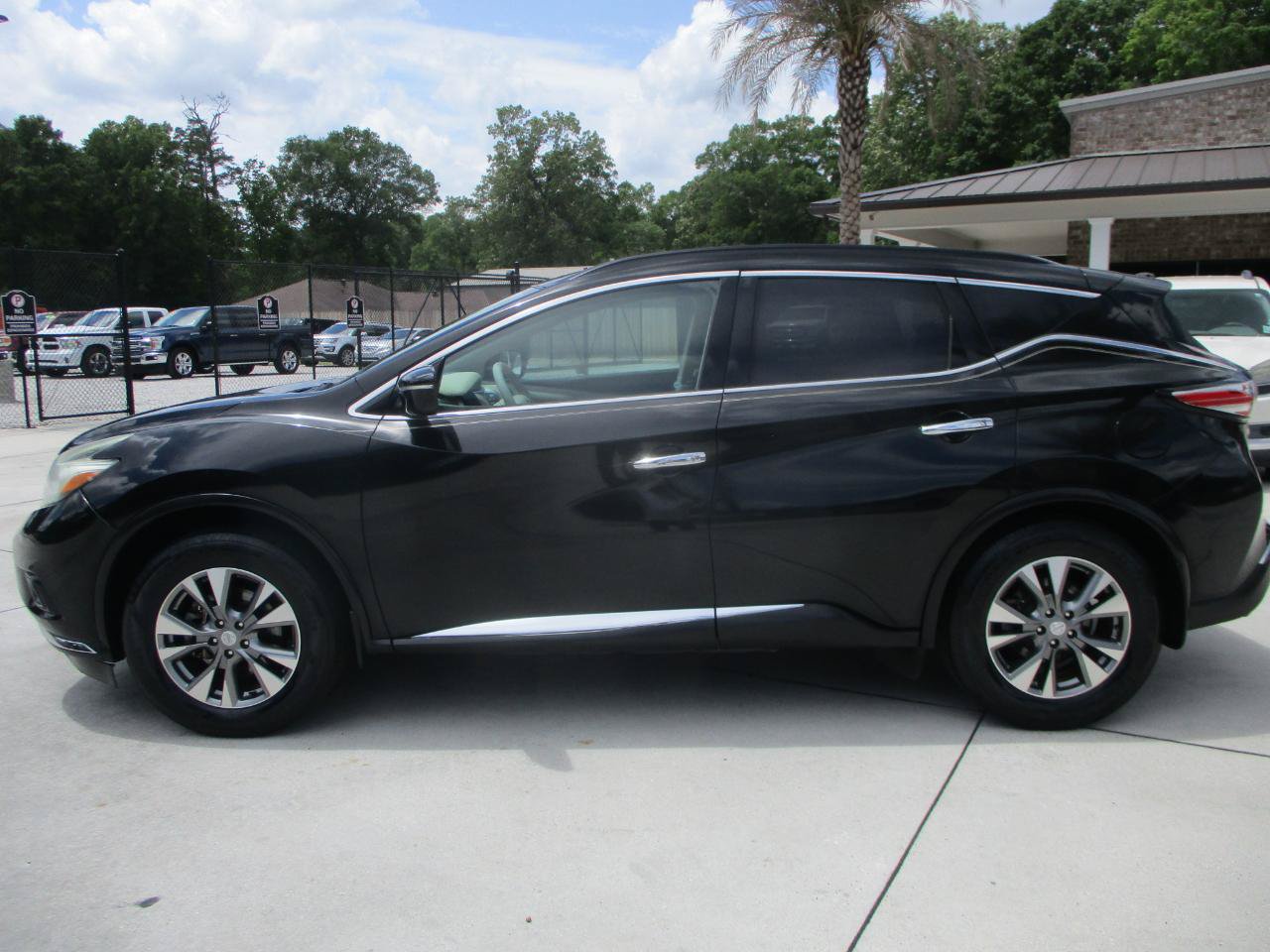 Used 2015 Nissan Murano SV w/ Cargo Package FWD image 1