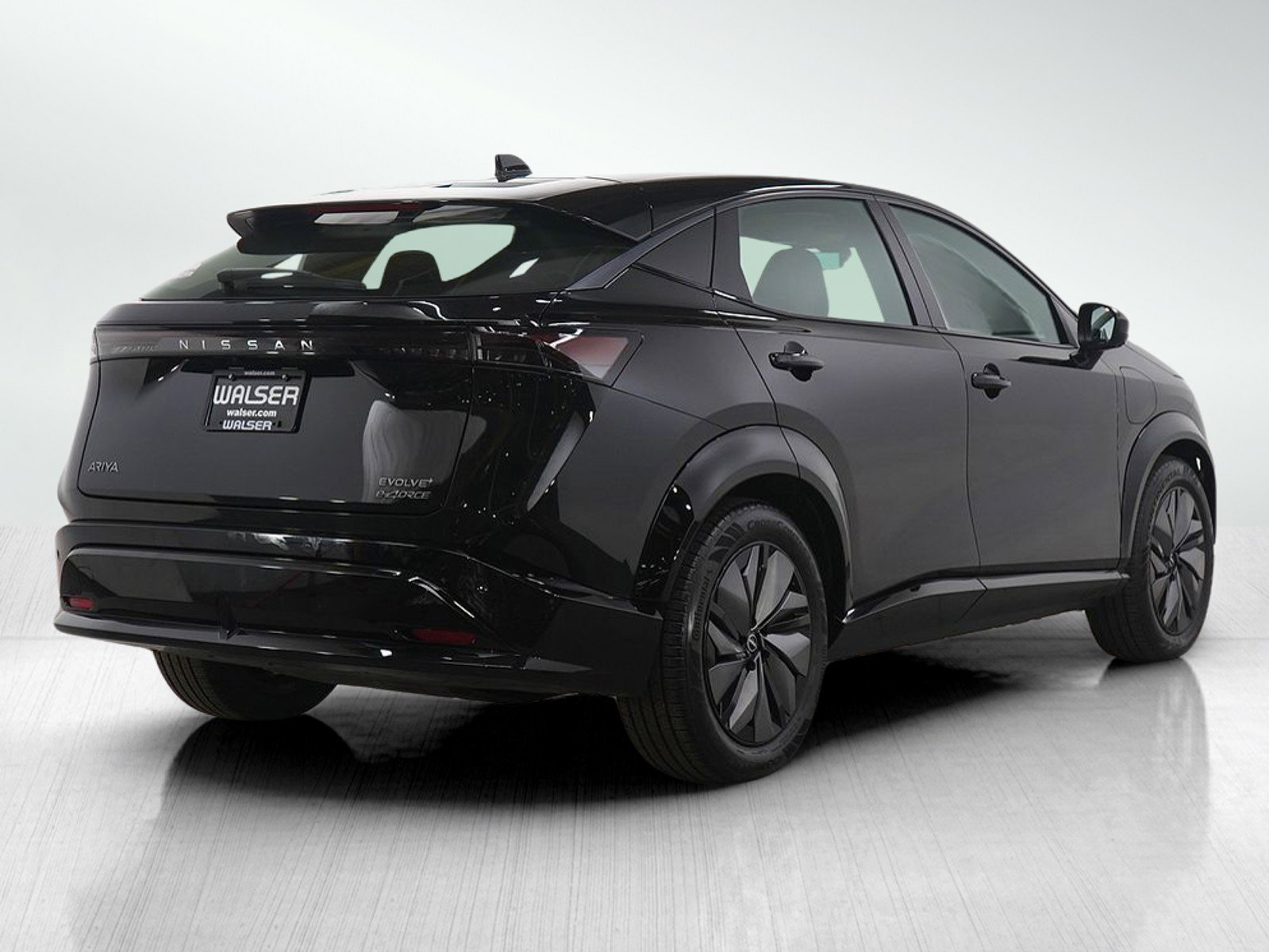 Used 2024 Nissan Ariya AWD image 7