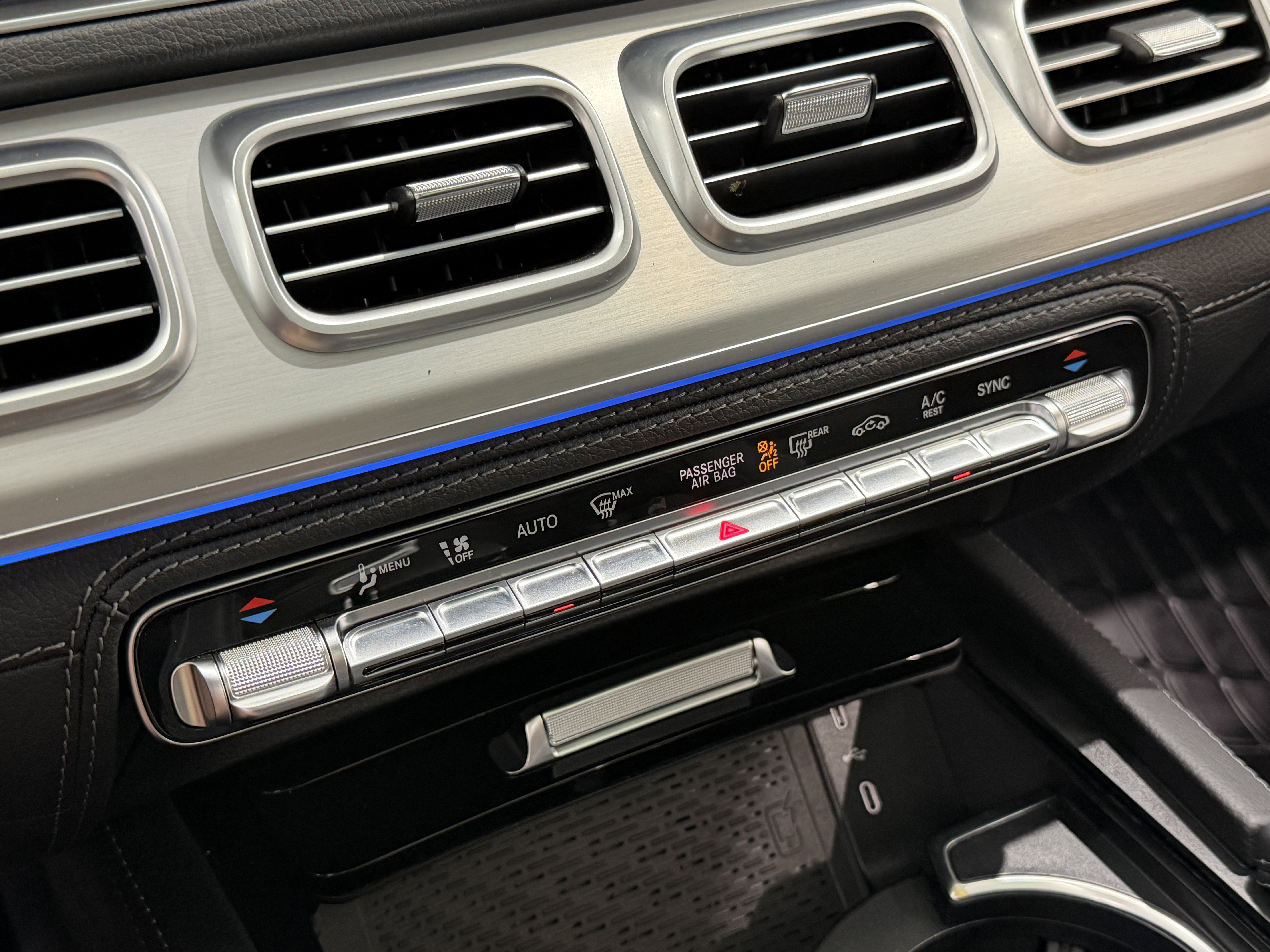 Used 2024 Mercedes-Benz GLE 53 AMG 4MATIC Coupe image 37