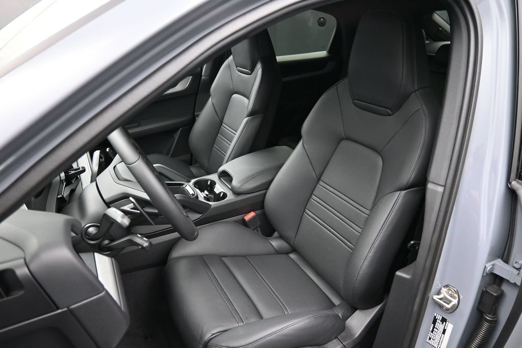 New 2026 Porsche Cayenne S AWD/4WD image 6