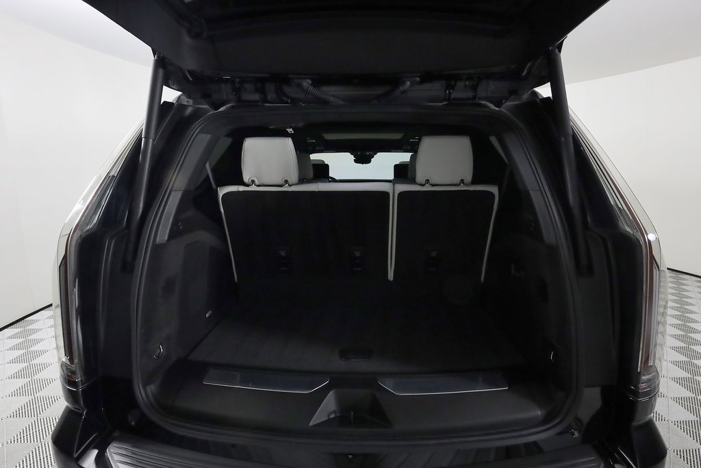 Used 2025 Cadillac Escalade V image 8