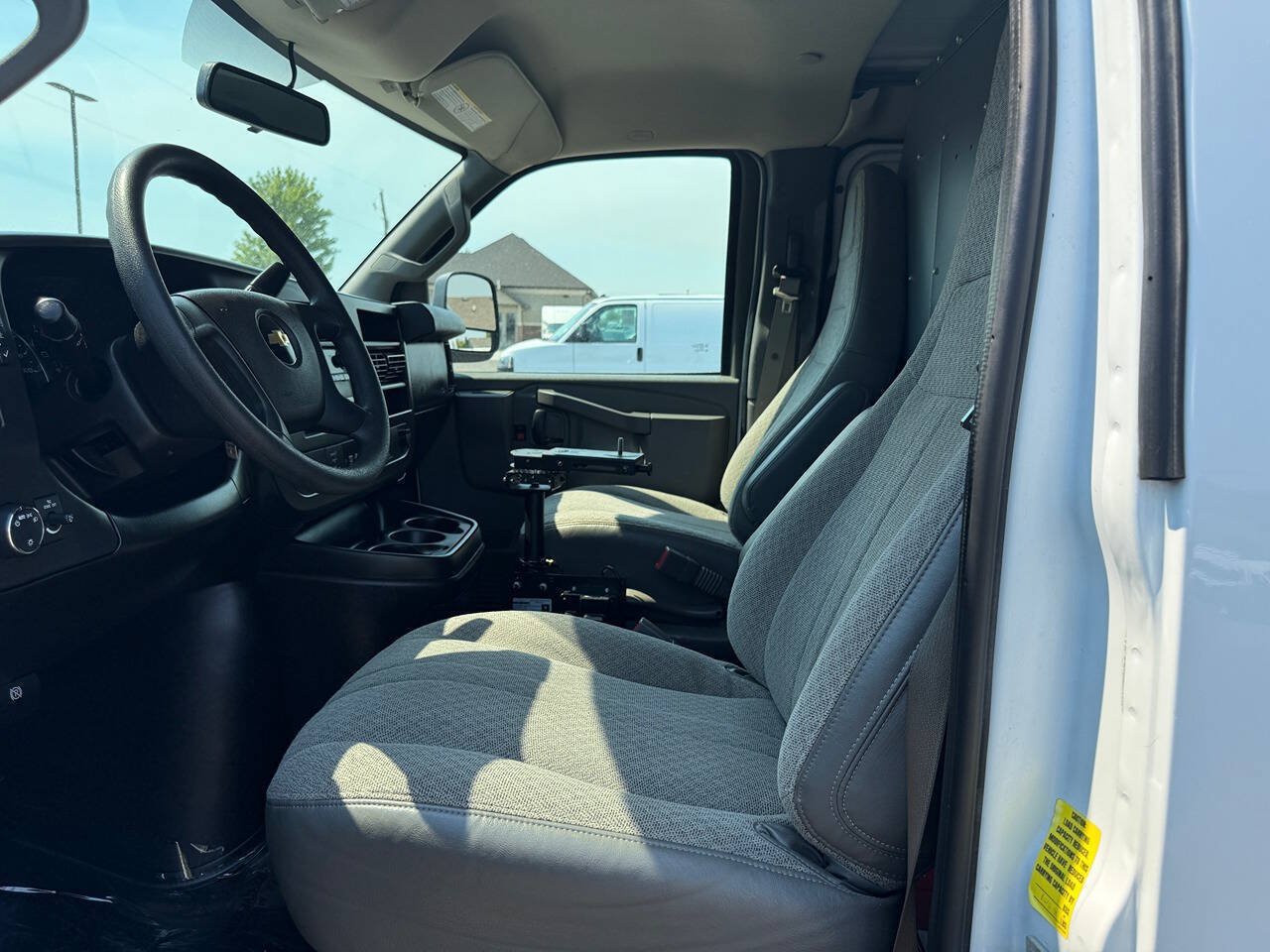 Used 2021 Chevrolet Express 2500 RWD image 15
