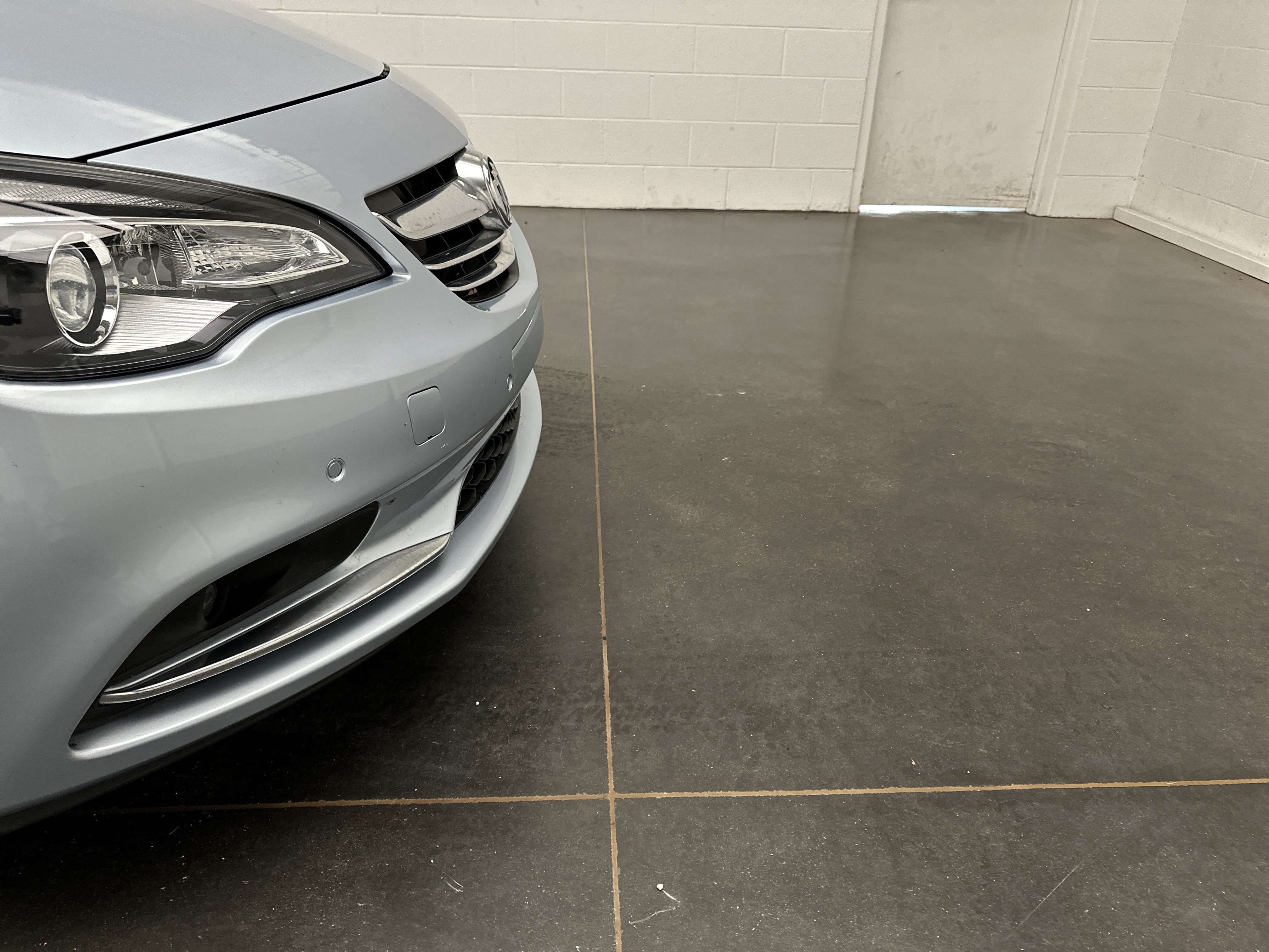 Used 2016 Buick Cascada Premium FWD image 2